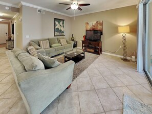 Condo (2 Bedrooms) | Property amenity