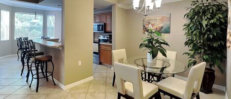 Condo (2 Bedrooms) | Property amenity