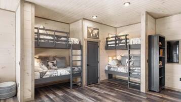 Studio (3 Bedrooms) | Property amenity