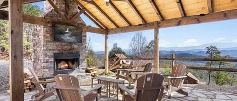 Studio (3 Bedrooms) | Terrace/patio