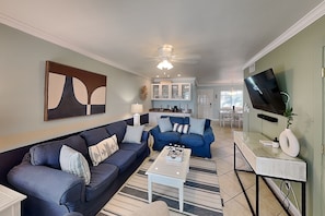 Condo (2 Bedrooms) | Property amenity