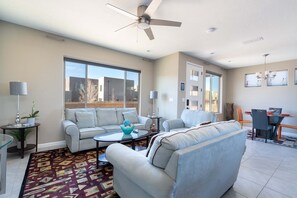 House, Multiple Beds, Kitchen, Golf View | Living area | 40-inch TV with cable channels