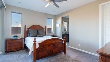 Casa, varias camas, cocina, vista al campo de golf | 4 habitaciones, wifi gratis y ropa de cama