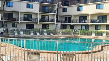 Condo (1 Bedroom) | Property amenity