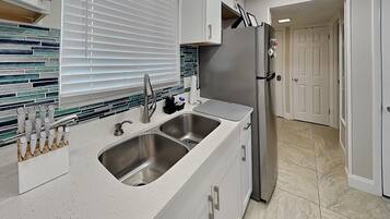 Condo (1 Bedroom) | Property amenity