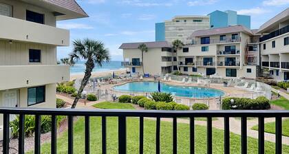 Bent Palm 218 by Distinctive Beach Rentals