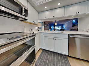 Condo (2 Bedrooms) | Property amenity - Villa on Point Brittany 21 by Distinctive Beach Rentals (St. Petersburg)