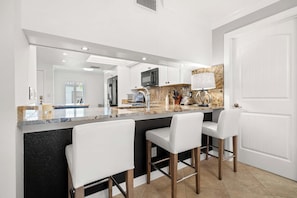 Condo (2 Bedrooms) | Property amenity