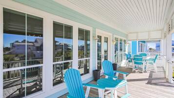 ํ์ฐ์ค (5 Bedrooms) | ์๋ฐ ์์ค ๋ด ํธ์ ์์ค/์๋น์ค