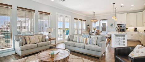 House (5 Bedrooms) | Living area | 40-inch TV with cable channels