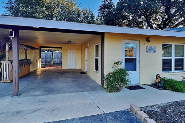 Condo (2 Bedrooms) | Property amenity