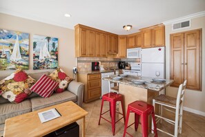 Condo (1 Bedroom) | Property amenity
