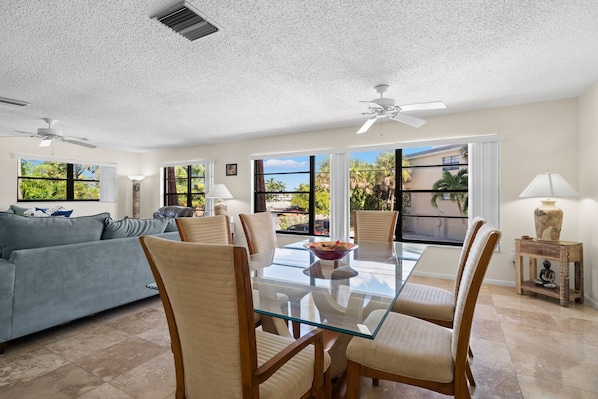 House, Multiple Beds, Kitchen, Ocean View (Milrose Beach House) | Dining