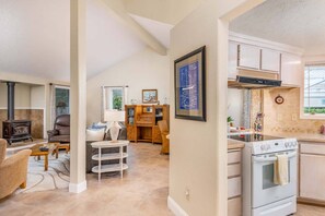 Microwave, oven, dishwasher, coffee/tea maker