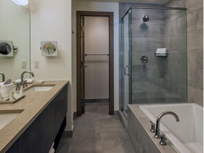 Bathroom - Ski in Ski out one bedroom (Breckenridge)
