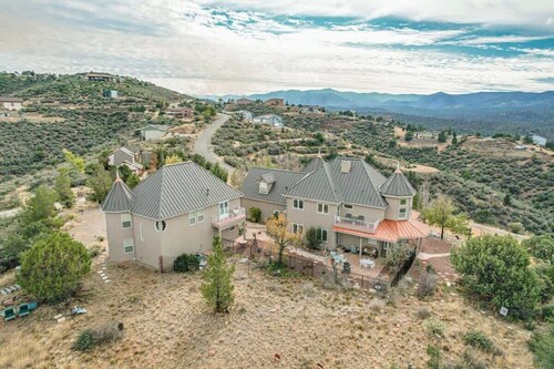 P*Large Home*Perfect for family gatherings*Views*