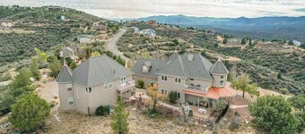 P*Large Home*Perfect for family gatherings*Views*