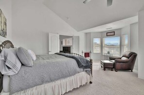 4 bedrooms, iron/ironing board, free WiFi, bed sheets