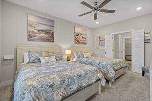 Desk, iron/ironing board, WiFi, bed sheets - 1616 Crow Creek Tees and Seas (Calabash)