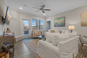 TV - 1616 Crow Creek Tees and Seas (Calabash)