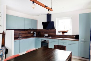 Microwave, oven, stovetop, dishwasher - Bungalow with Sauna & Nature (Friesland)