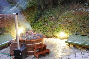 Bain à remous extérieur