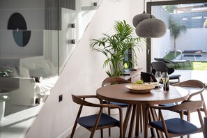 Dining - Urban Oasis - Walking distance to the Old Town, the beach and all kind of shops! (Chania)