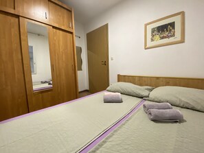 2 bedrooms, Internet, bed sheets
