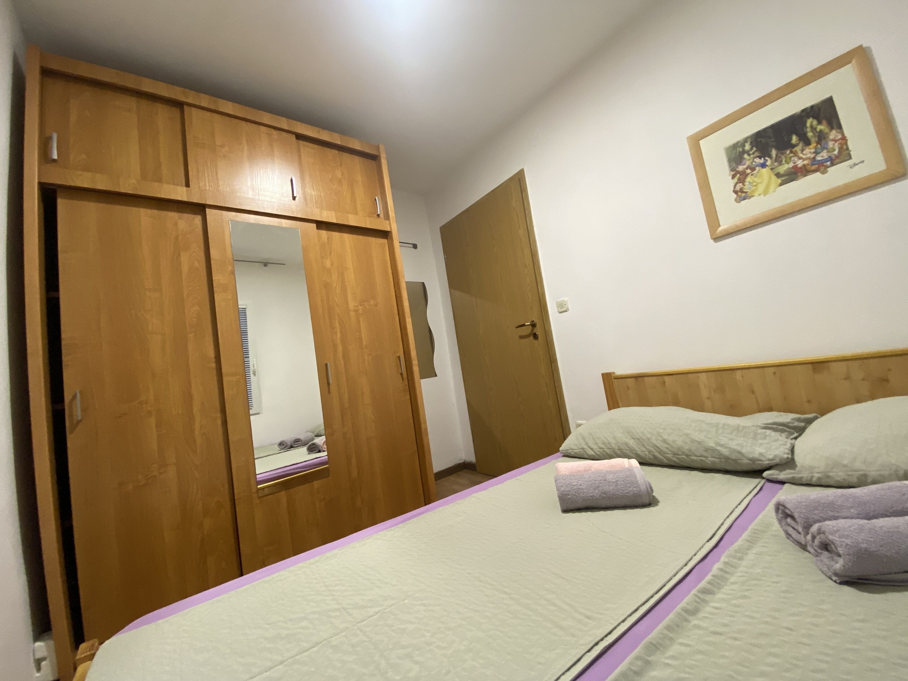 1 soverom, internettilgang og sengetøy