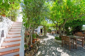 Outdoor dining - Fabulous country house with pool set in historical town (Terena)