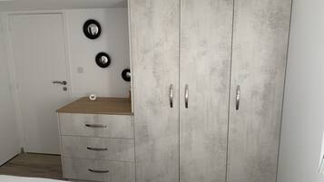 1 soverom, strykejern/-brett, wi-fi (inkludert) og sengetøy