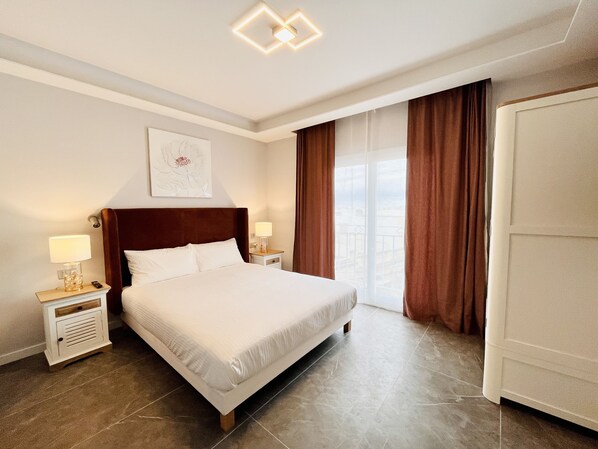 8 bedrooms, WiFi, bed sheets