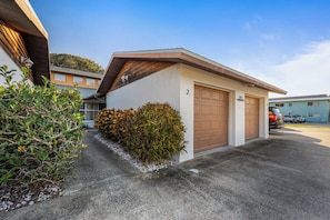 Exterior - Backyard & patio retreat near Cocoa Beach Pier (Cocoa Beach)