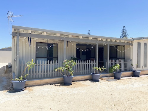 Ocean Spray is a unique & cosy Lancelin beach home