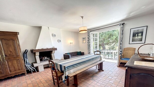 Interior - Coastal House with Terrace, Close to Beach, 4BR, Private Garden, Parking (Jullouville)