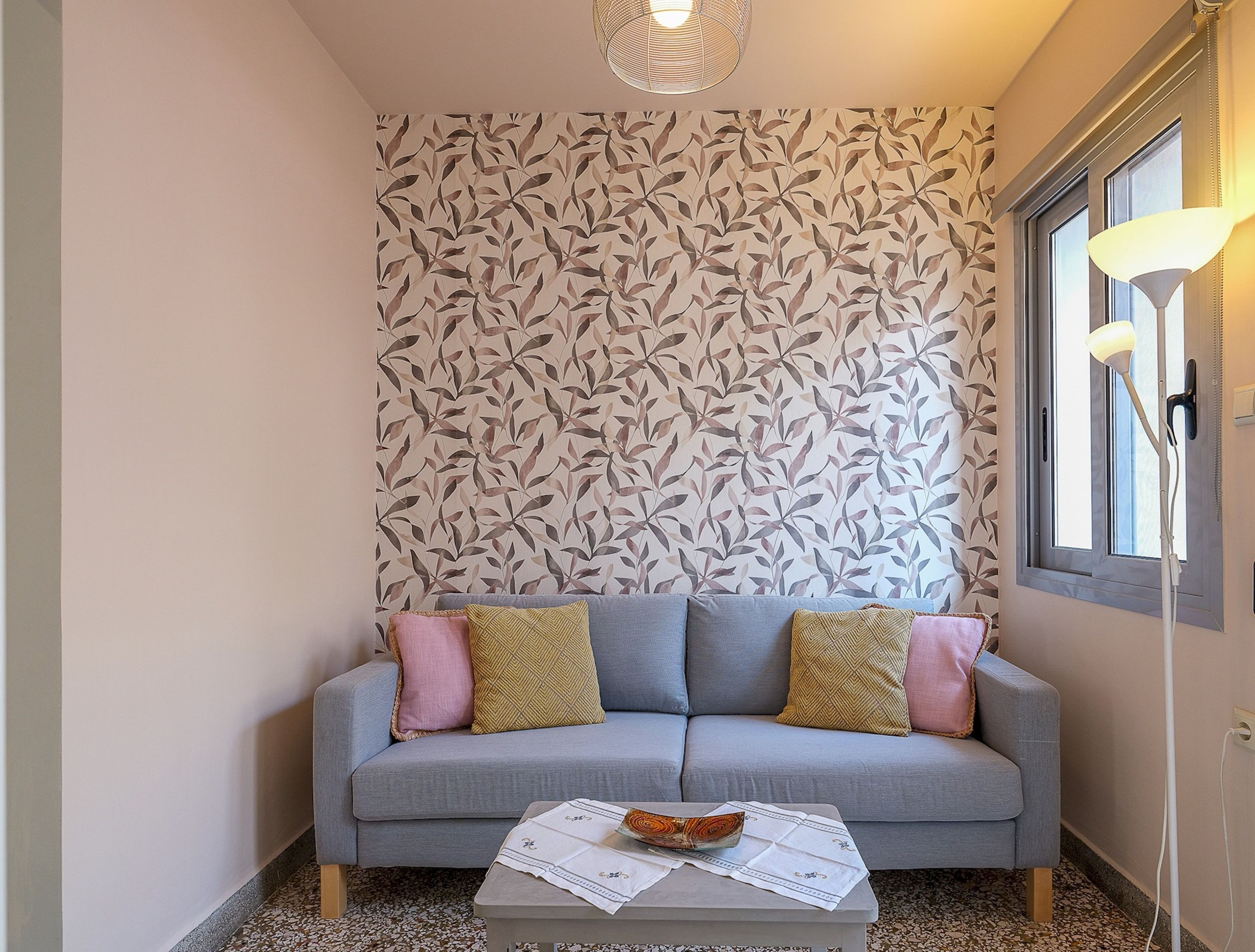 Apartamento urbano | Área de estar | TV 40 polegadas com canais via satélite