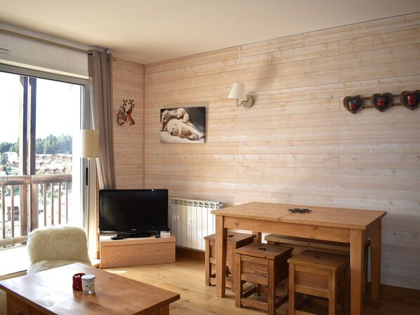 Interior - Renovated 2-room cabin near slopes, capacity 4 people (Bolquère-Pyrénées 2000)