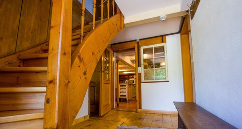 Black Forest Chalet with sauna & fireplace 300sqm, 24 persons, ski slope/edge of forest