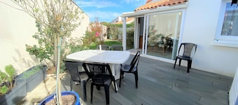 Charming Cottage with Garden, Near Beach & Town - La Tranche-sur-Mer
