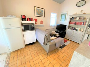TV - Charming Cottage with Garden, Near Beach & Town - La Tranche-sur-Mer (La Tranche-sur-Mer)