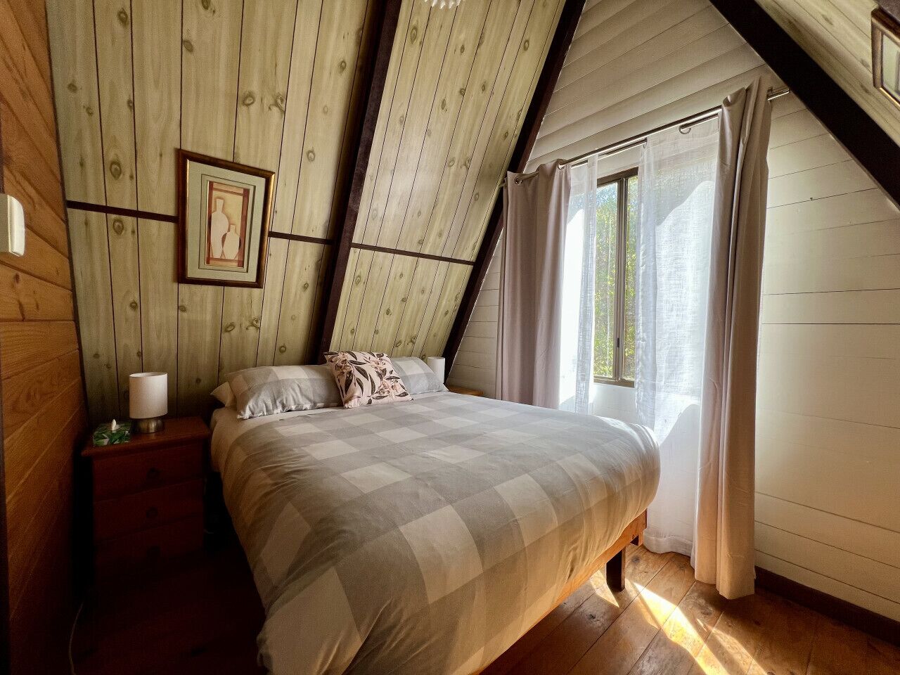 2 多间卧室、免费 WiFi、床单