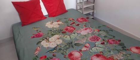 1 間睡房、床單