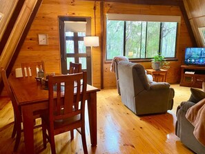 Smart-tv en een open haard