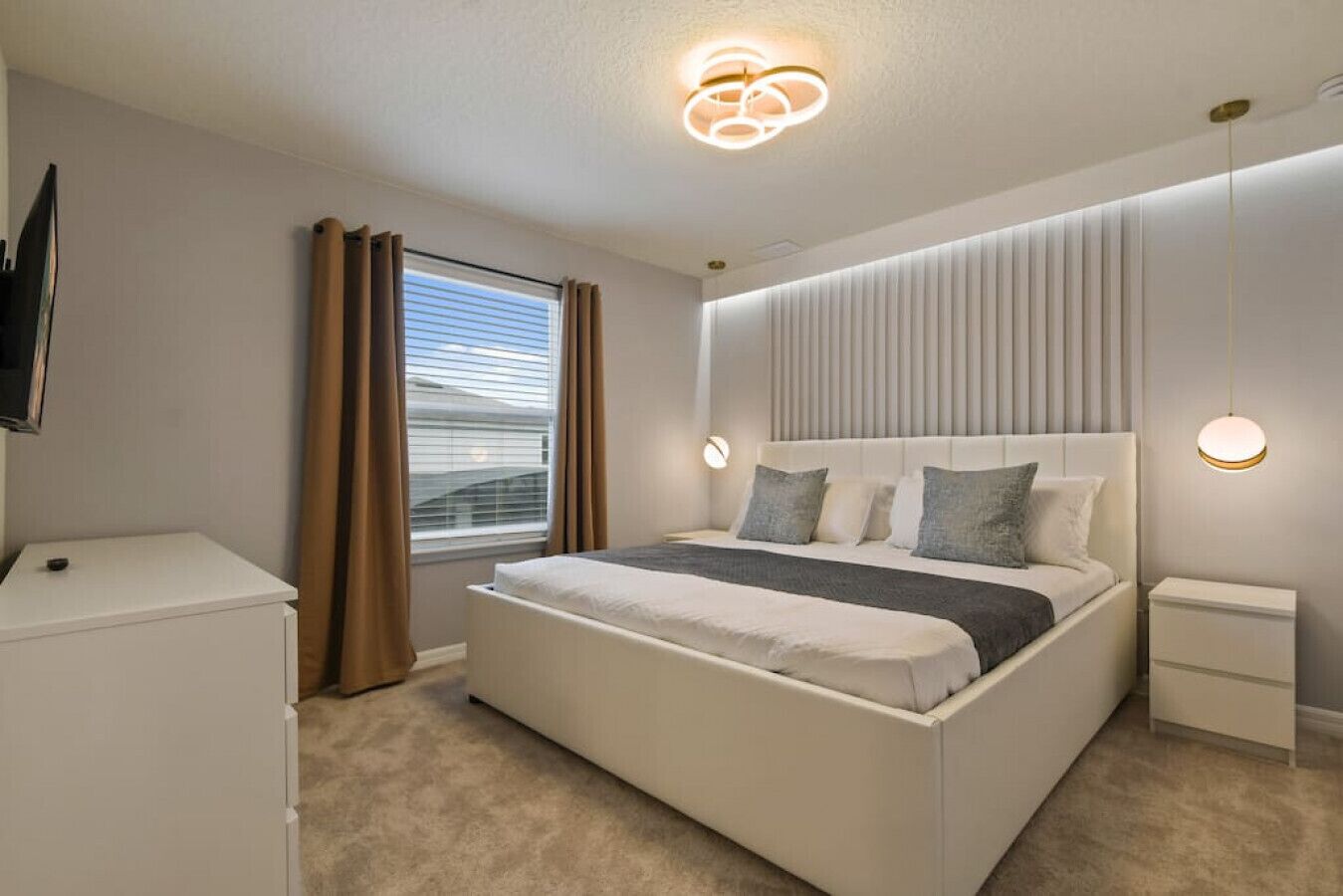 10 bedrooms, iron/ironing board, travel crib, WiFi