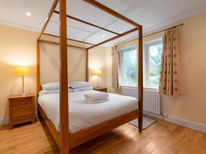 3 chambres, fer et planche Ă repasser
