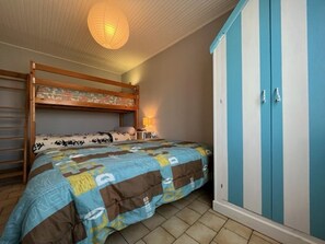 2 bedrooms