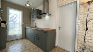 Coffee/tea maker, microwave, oven, toaster