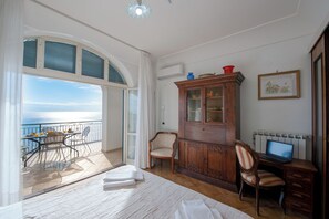 3 bedrooms, desk, iron/ironing board, WiFi