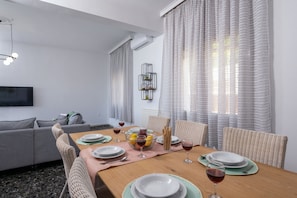 City Apartment | Dining room