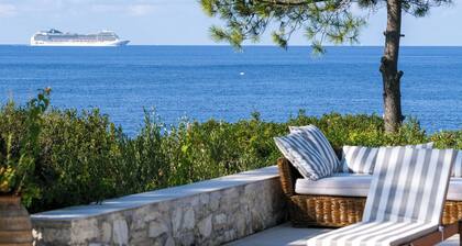 Villa Veneziana – Exklusive Luxusvilla am Strand mit Privatstrand & Pool